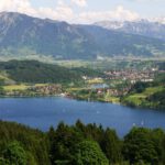 Großer Alpsee mit Blick auf den Wächter vom Allgäu