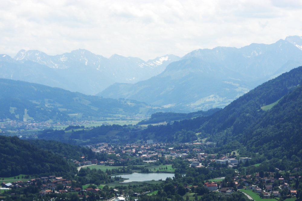 Blick auf den kleinen Alpsee von der Thaler Höhe